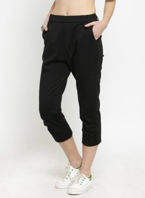 Women Tapered Fitted Solid Black Capri