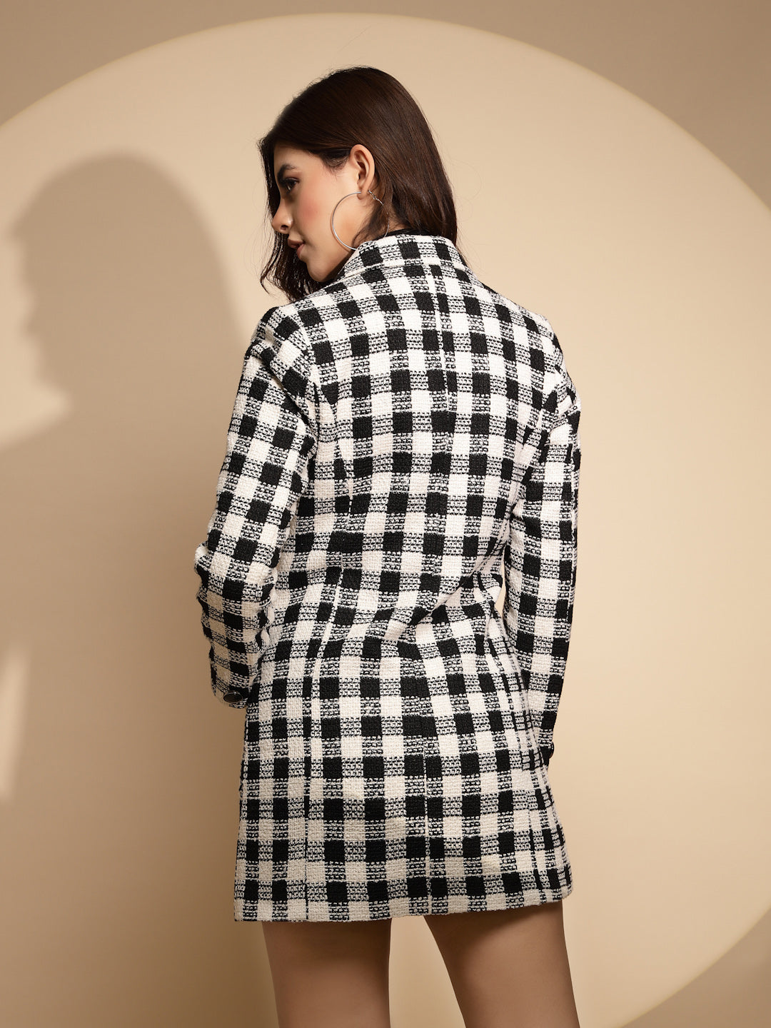 Women Black & White Checkered Collared Neck Full Sleeve Woolen Coat