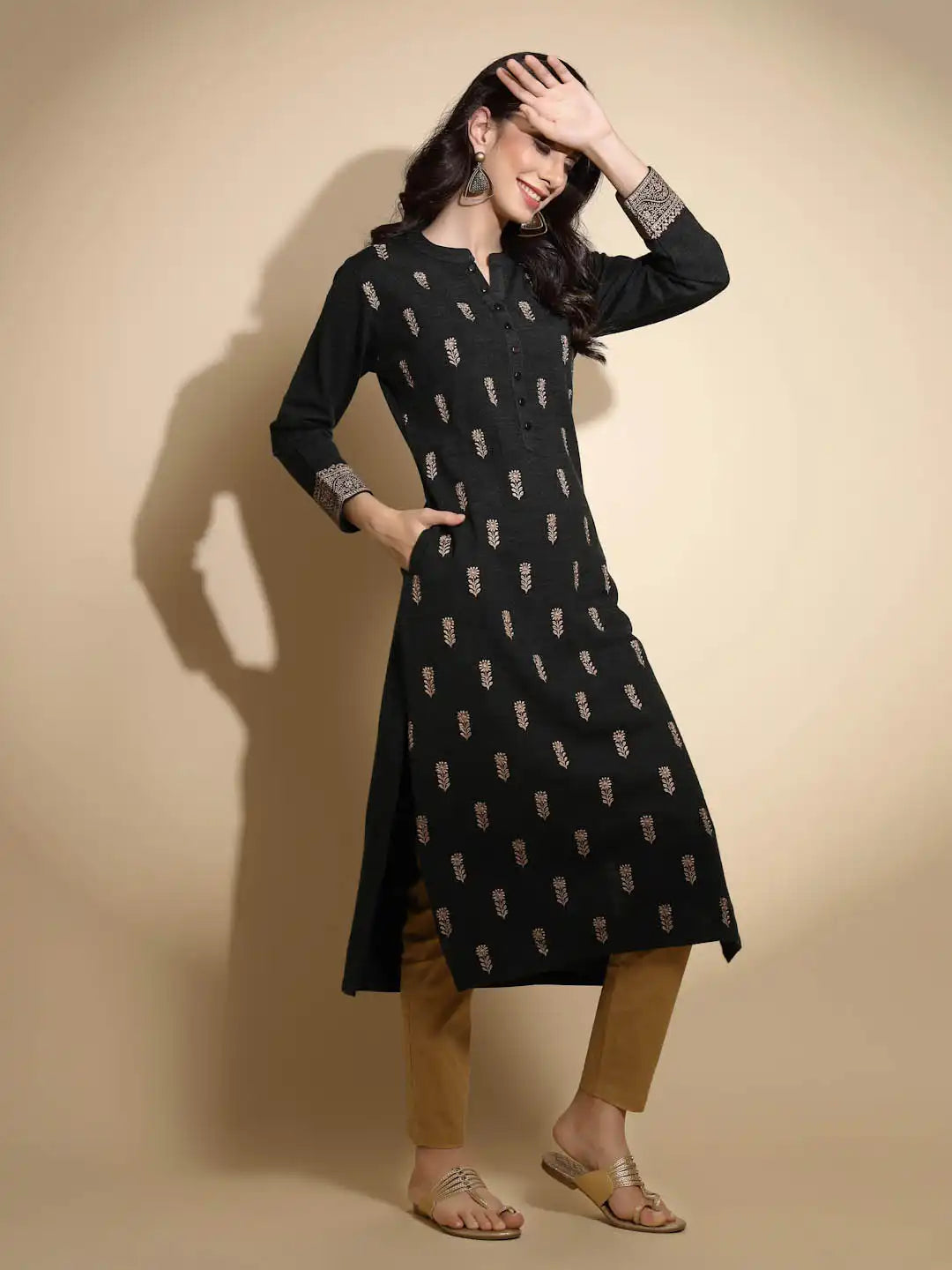 Green Printed Full Sleeves Round With V-Neck Woolen Kurta