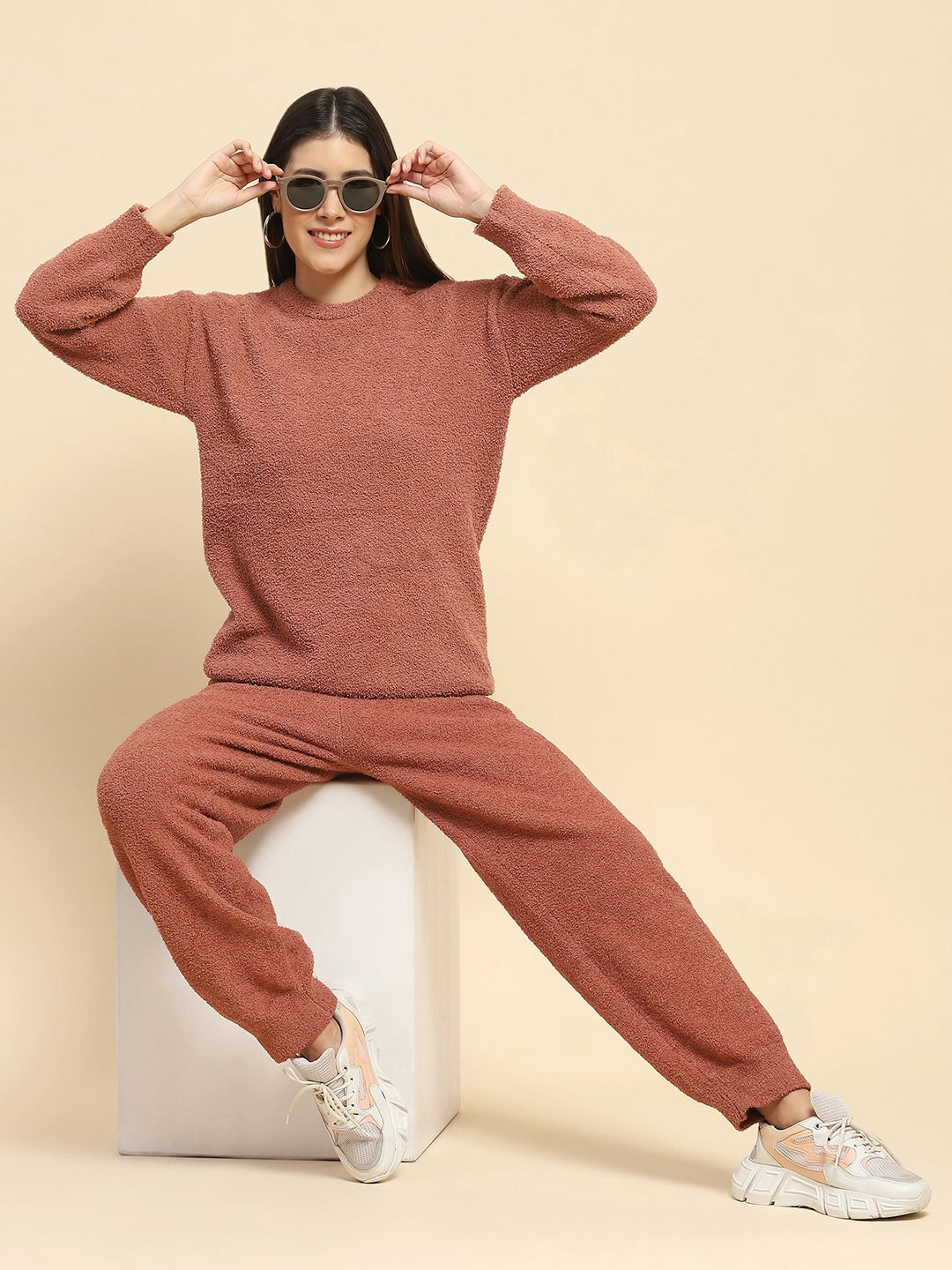 Brown Poly Blend Solid Relaxed Fit Lounge Wear For Winter