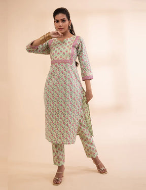 Women Green Printed Round With V-Neck Kurta Set