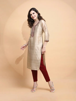 Gold Polyester Blend Regular Fit Kurta For Women