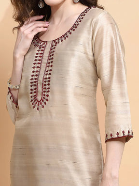 Gold Polyester Blend Regular Fit Kurta For Women