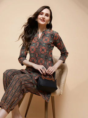 Rust Green Cotton Blend Loose Fit Kurta Set For Women