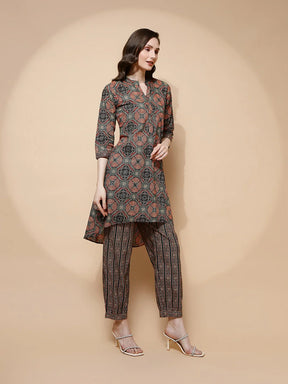 Rust Green Cotton Blend Loose Fit Kurta Set For Women