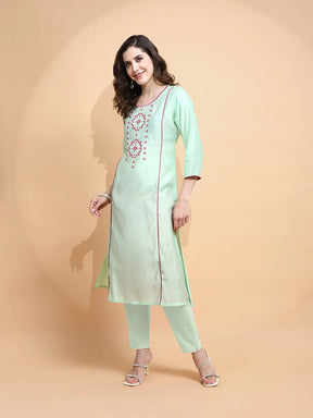 Green Muslin Regular Fit Kurta For Women