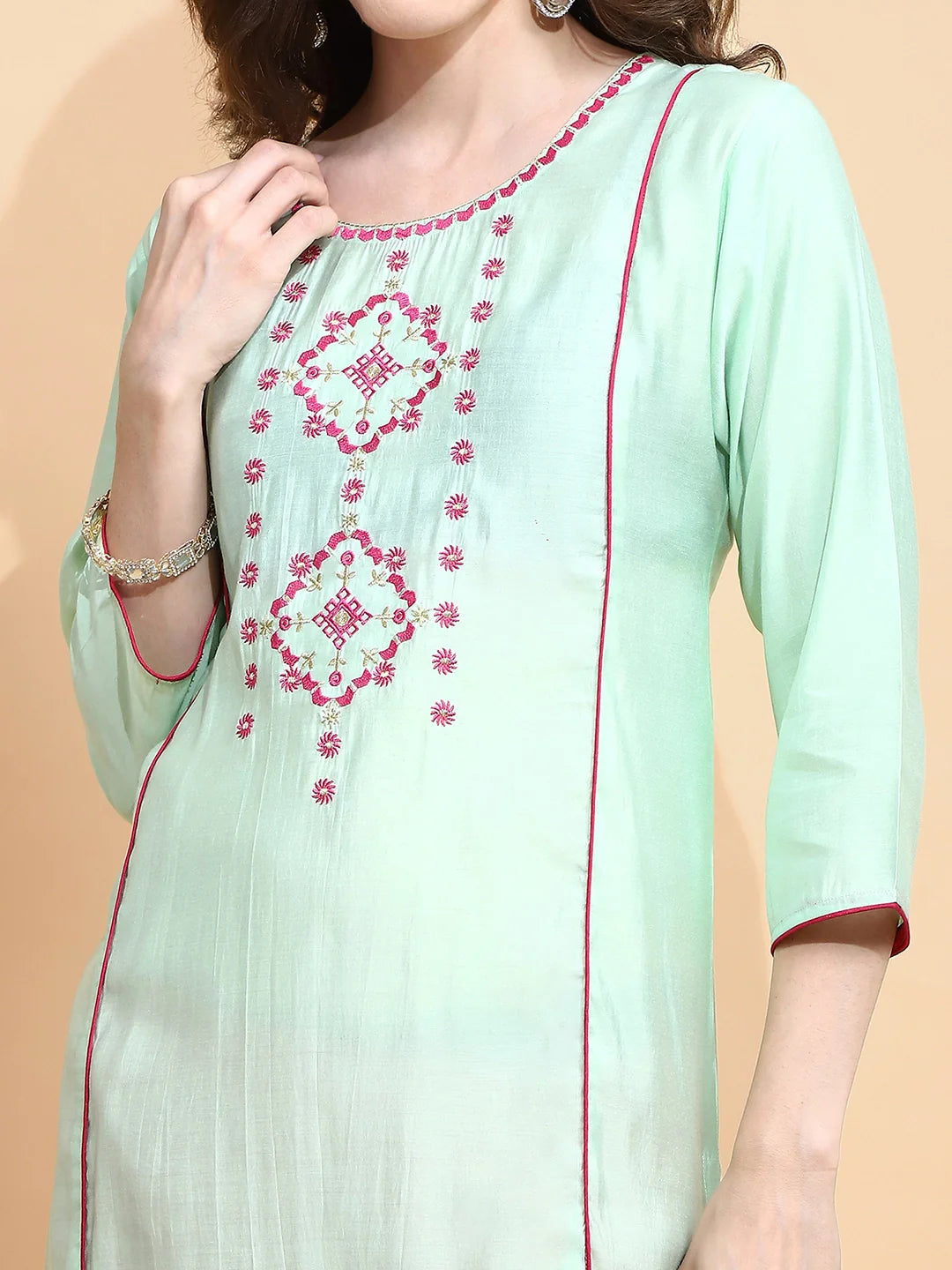 Green Muslin Regular Fit Kurta For Women