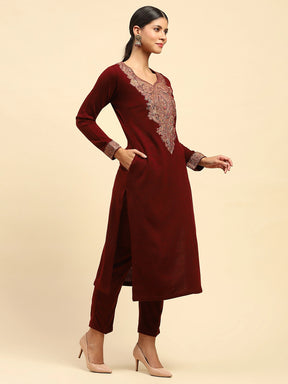 Dark Maroon WoolenThread Embroidered V-Neck Kurta