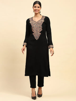 Black WoolenThread Embroidered V-Neck Kurta