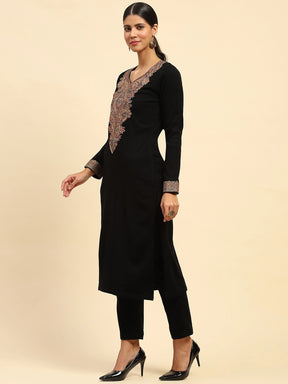 Black WoolenThread Embroidered V-Neck Kurta