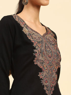 Black WoolenThread Embroidered V-Neck Kurta