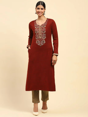 Rust WoolenThread Embroidered V-Neck Kurta