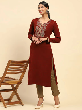 Rust WoolenThread Embroidered V-Neck Kurta