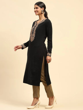 Black Woolen Thread Embroidered V-Neck Kurta