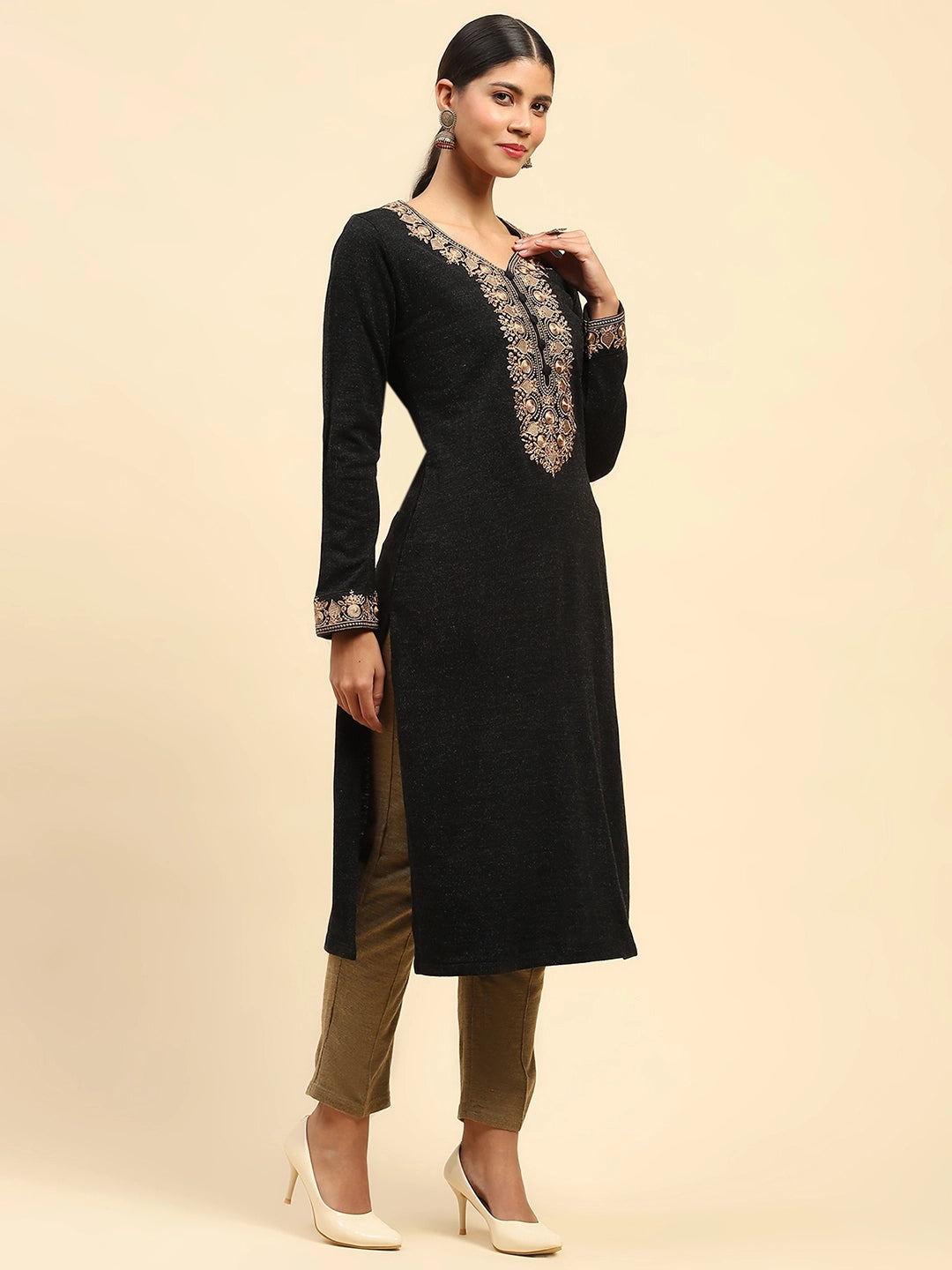 Black Woolen Thread Embroidered V-Neck Kurta