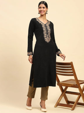 Black Woolen Thread Embroidered V-Neck Kurta