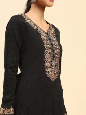 Black Woolen Thread Embroidered V-Neck Kurta