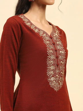 Rust Woolen Thread Embroidered V-Neck Kurta