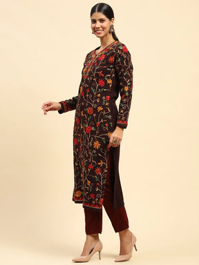 Wine Woolen Thread Embroidered Round Neck Kurta