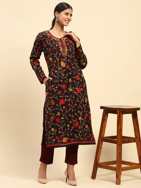 Wine Woolen Thread Embroidered Round Neck Kurta