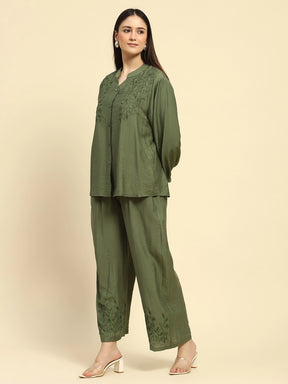 Green Embroidered Rayon Blend Relaxed Fit Night Set