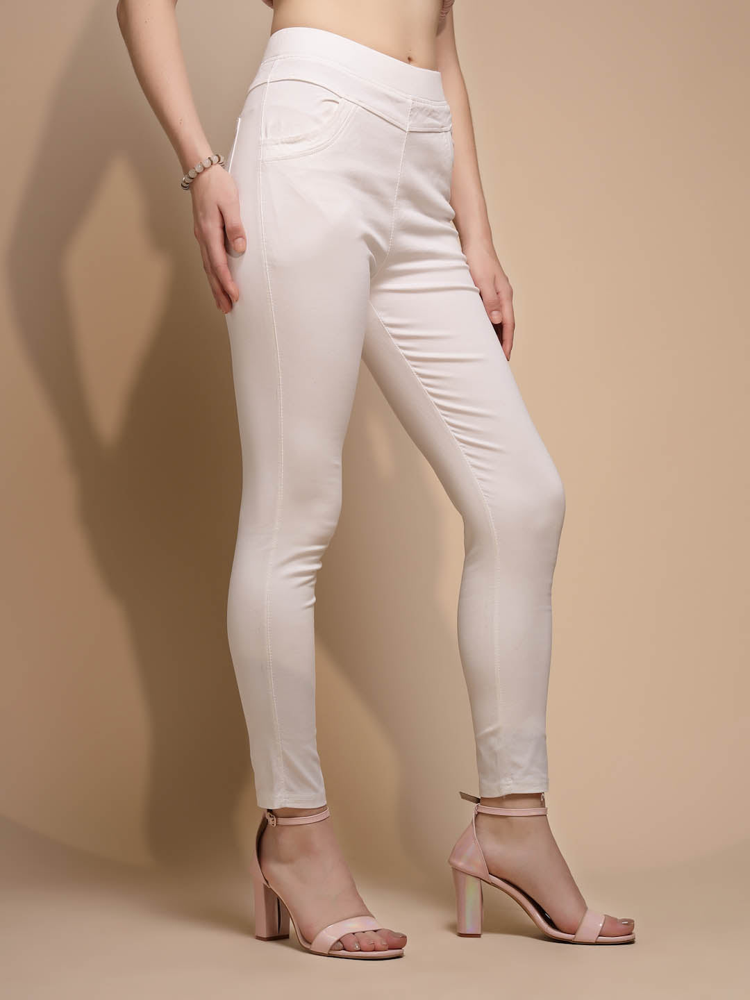 Women White Slim Fit Mid-Rise Stretchable Jegging