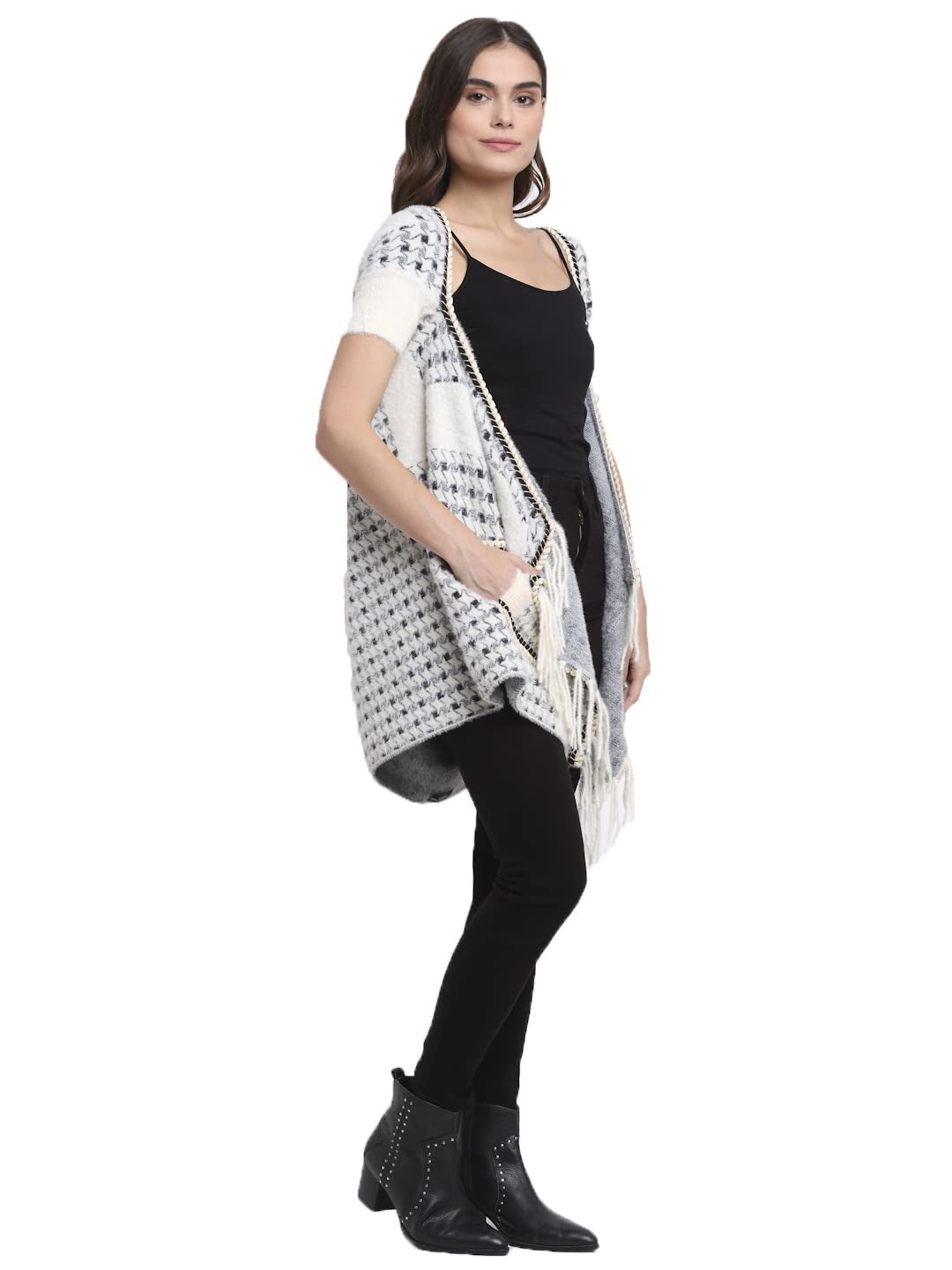 Women Black & White Front Open Printed Knitted Shrug