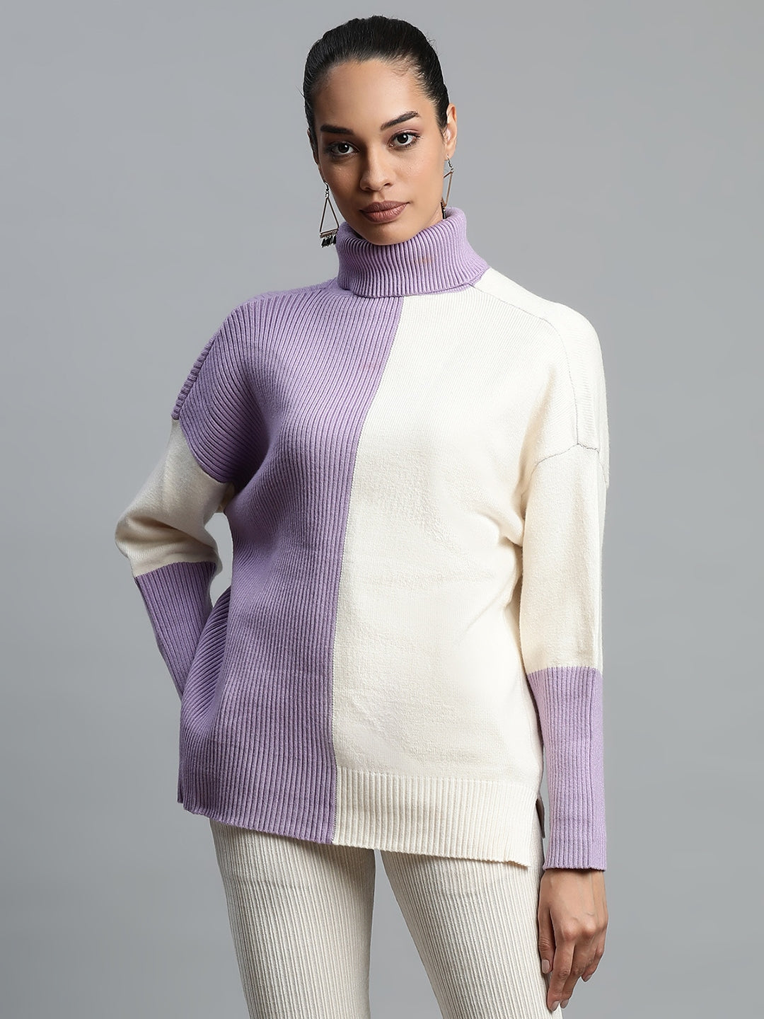 Women Lilac & Off White Turtle Neck Loose Fit  Pullover