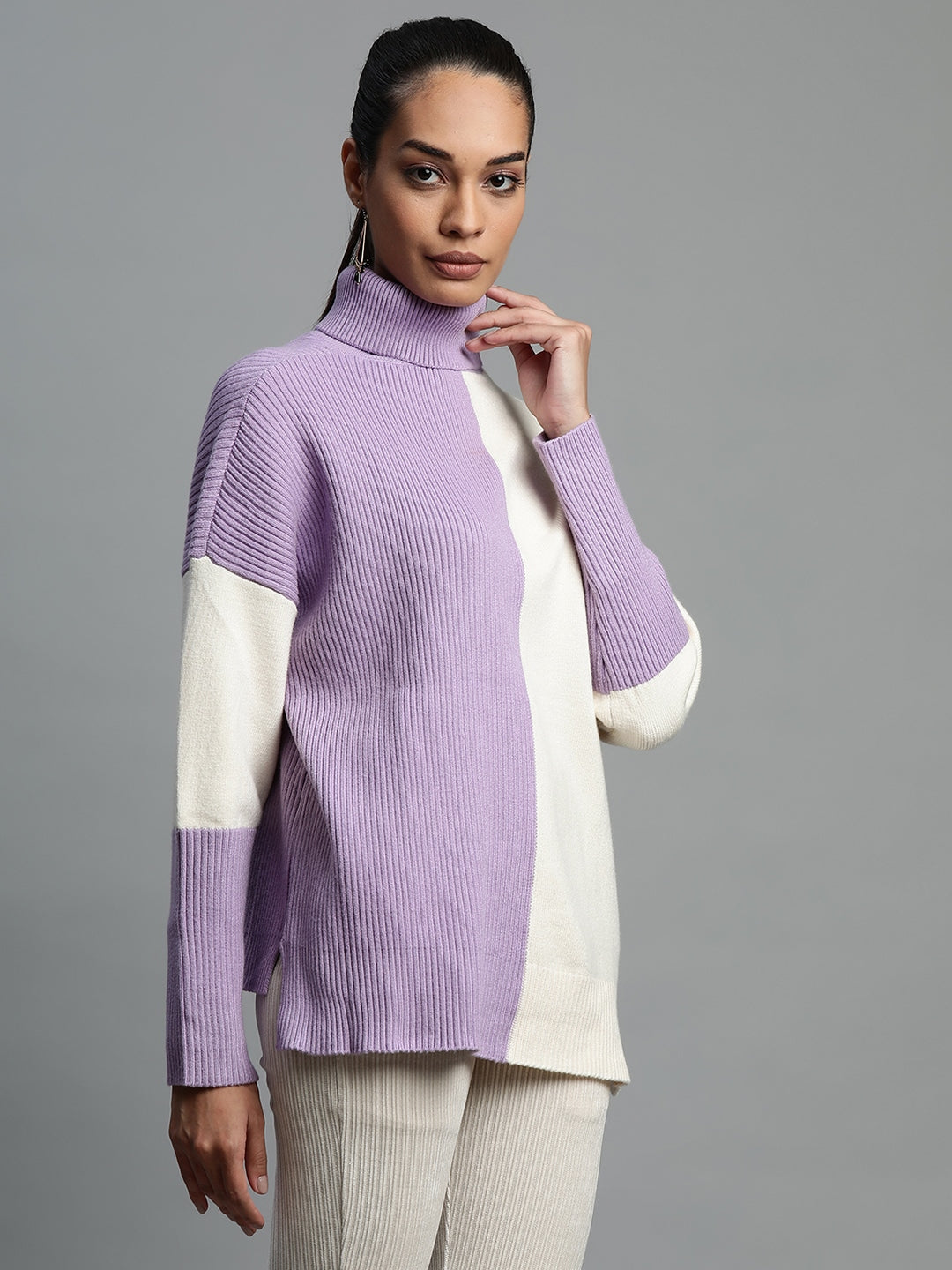 Women Lilac & Off White Turtle Neck Loose Fit  Pullover