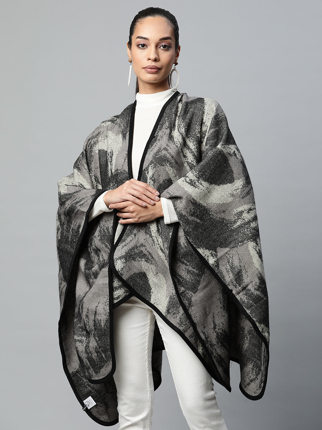 Women Grey Abstract Pattern Heavy Cape