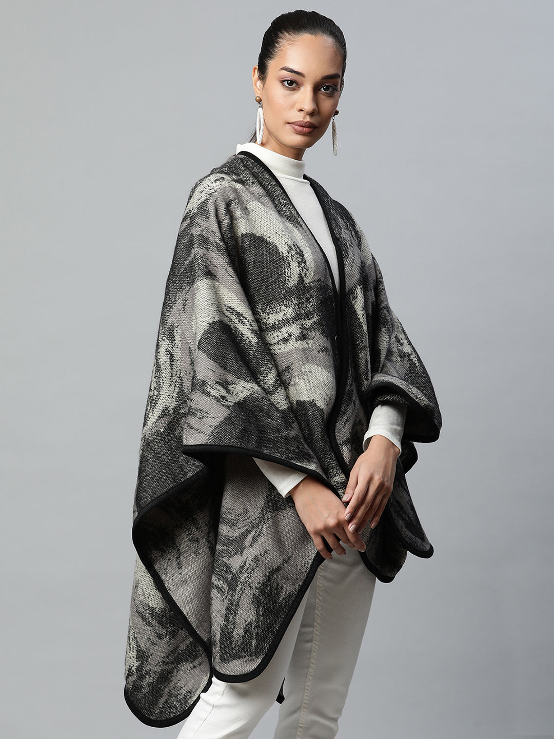 Women Grey Abstract Pattern Heavy Cape