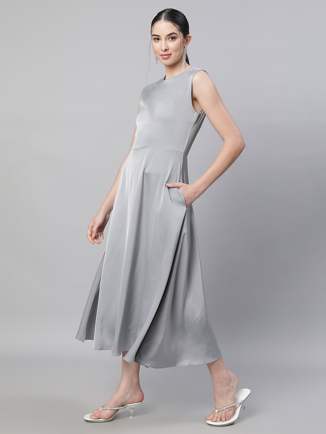 Women Grey Round Neck Sleeveless Dress