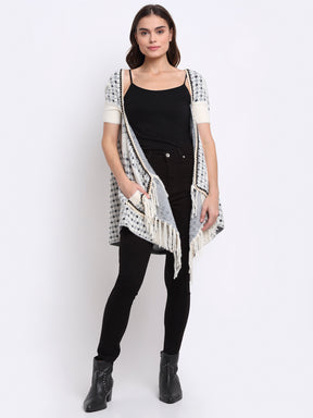 Women Black & White Front Open Printed Knitted Shrug